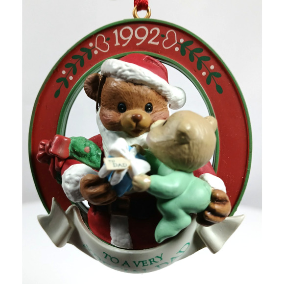 Vintage 1992 Carlton Cards Heirloom Collection Ornament~ Holiday Hugs - Picture 2 of 8